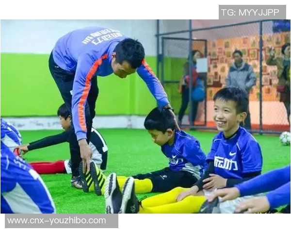 足球员的成长之路:从青训营到职业赛场的奋斗与荣耀 足球员的成长之路:从青训营到职业赛场的奋斗与荣耀